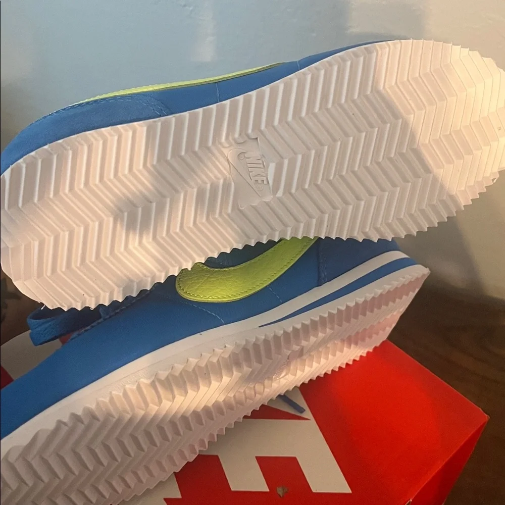 Nike Cortez Big Kids Sneakers Size 4Y Blue Lemon IB7748-406, NEW
